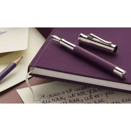 Zdjęcie Ekskluzywne fioletowe pióro wieczne Guilloche Yozakura - Graf von Faber-Castell