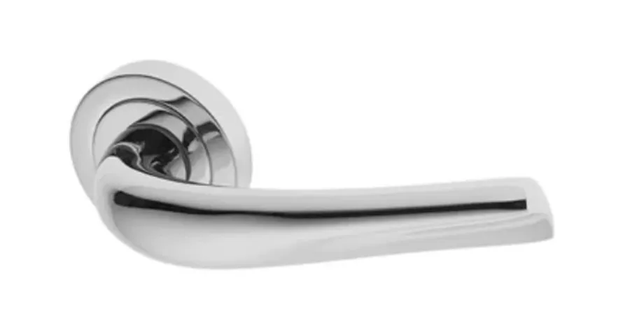 obrazek 1 Chromowana klamka drzwiowa Surf