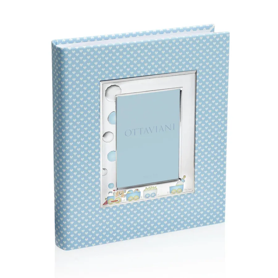 obrazek 1 Stylowy niebieski album na zdjęcia dziecka „Pociąg marzeń” o wymiarach 20×25 cm