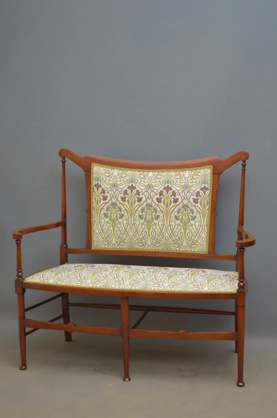 obrazek 4 Stylowa sofa w stylu secesyjnym, o profilowanej i inkrustowanej górnej poręczy,