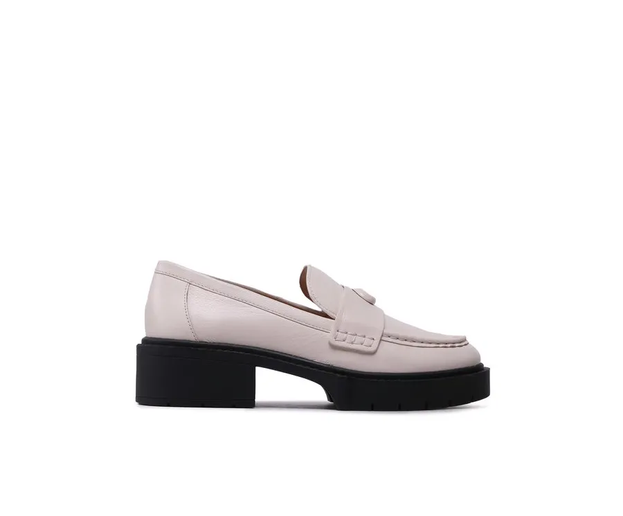 obrazek 1 Coach Loafersy Leah CB990 Beżowy