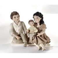 Zdjęcie Porcelanowa figurka rodziców z dzieckiem - Sibania