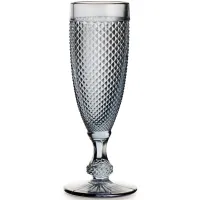 Zdjęcie Klasyczny zestaw czterech szarych kieliszków do alkoholu z bogatym reliefowym ornamentem - Vista Alegre
