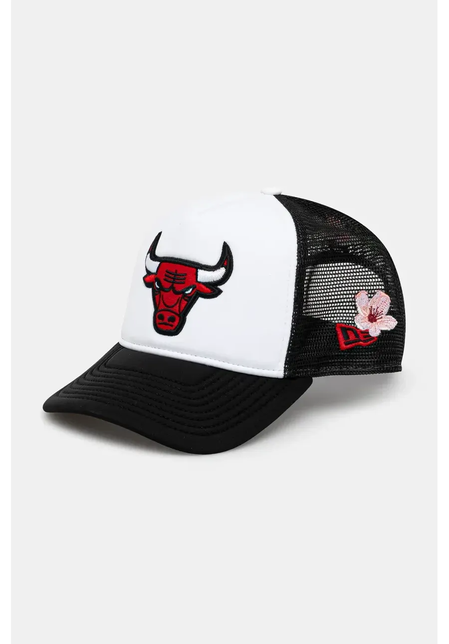 obrazek 1 New Era czapka z daszkiem NBA Flower Trucker Bulls kolor czarny wzorzysta 60595281