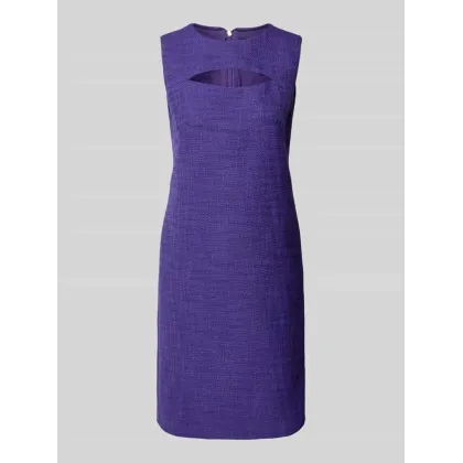 Zdjęcie Sukienka o długości do kolan z wycięciem