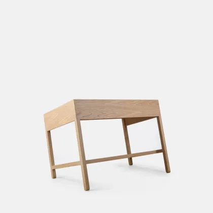 Zdjęcie Eleganckie drewniane biurko – Porventura