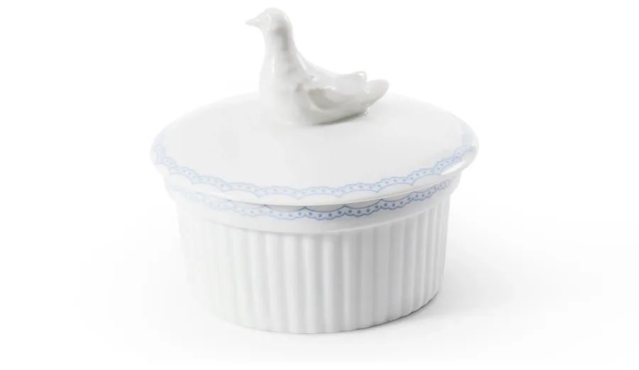 obrazek 1 Stylowa foremka do pieczenia z pokrywką z porcelany z kolekcji RoseLine – wariant 1 - Leander