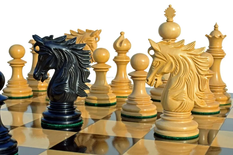 obrazek 1 Wyjątkowe figury szachowe z pięknymi zwieńczeniami - The Chess Empire