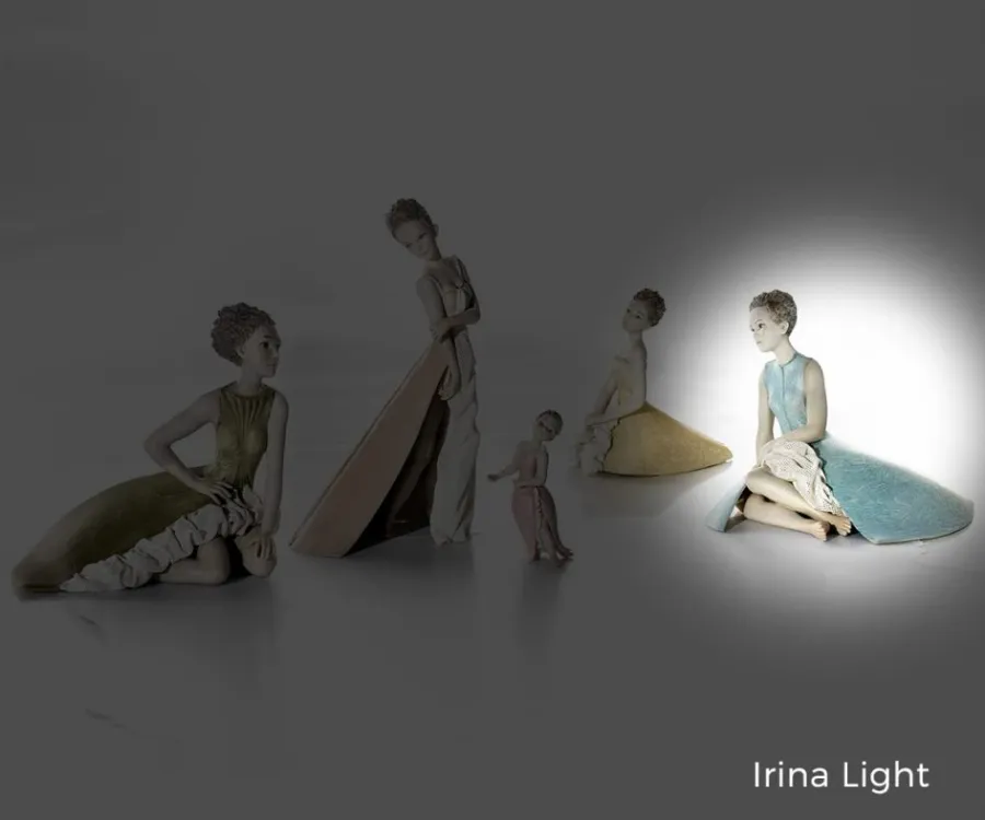 obrazek 1 Porcelanowa figurka kobiety siedzącej bokiem na ziemi - Sibania
