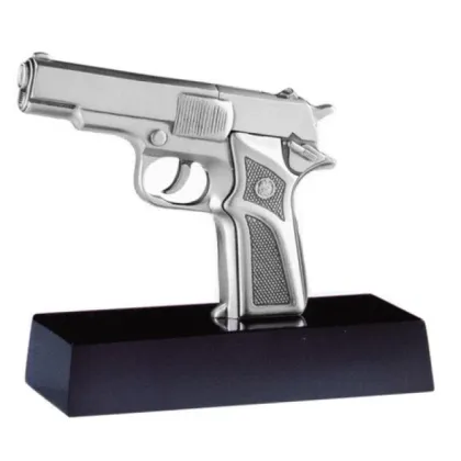 Zdjęcie Statuetka z bronią
