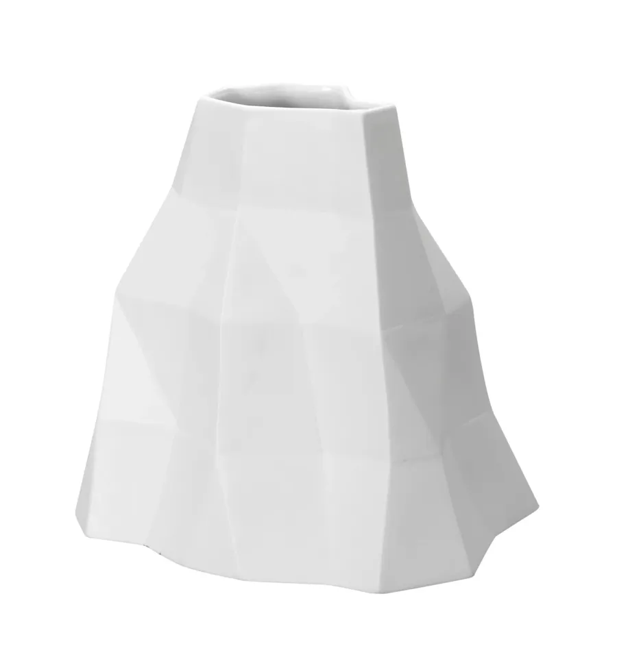 picture 1 A small porcelain vase from the Quartz collection inspired by 3D program geometry and Japanese origami art - Vista Alegre