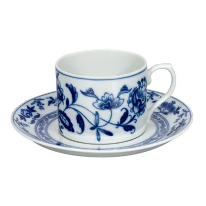 Picture Margão porcelain tea cup and saucer inspired by classic
