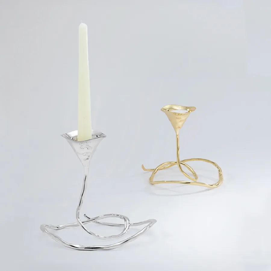 obrazek 2 Antyczny świecznik do salonu