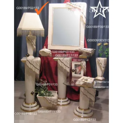 Picture A chic ceramic lamp with fringes