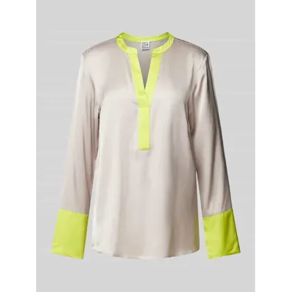 Zdjęcie Bluzka o kroju regular fit z dekoltem w serek