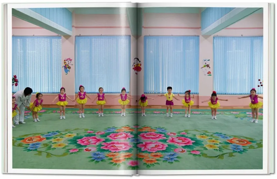 obrazek 8 Książka Inside North Korea - Taschen