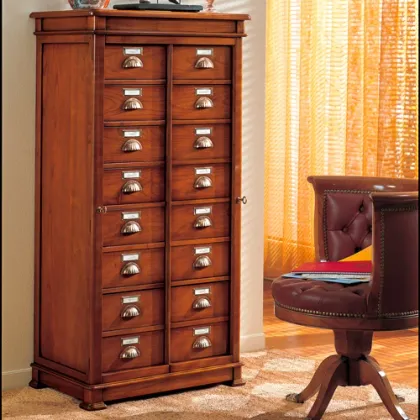 Zdjęcie Antyczna i stylowa szafka na dokumenty