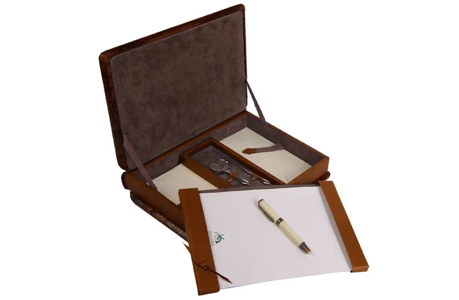 picture 1 Small handy desk tool set – natural leather