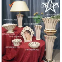 Zdjęcie Ceramiczna lampa na stół wysadzana kryształkami