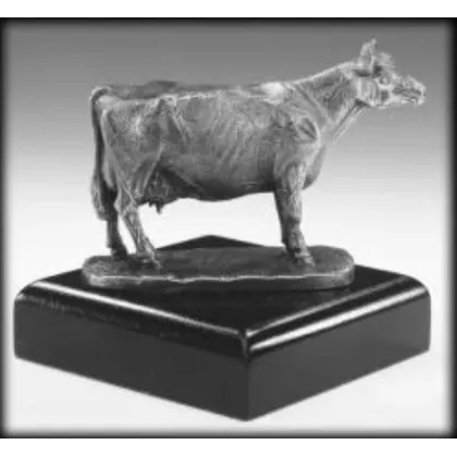 Zdjęcie Wyjątkowa statuetka - nagroda – rzeźba krowy mlecznej