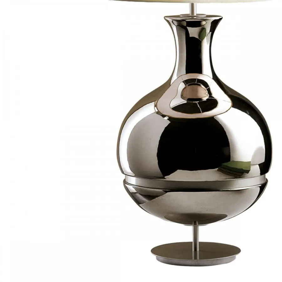 obrazek 4 Lampa stołowa z owalnymi metalowymi elementami H.57xL.30xP.30 cm