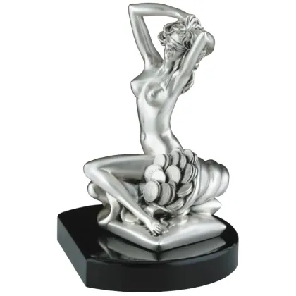 Zdjęcie Piękna statuetka z rogiem obfitości