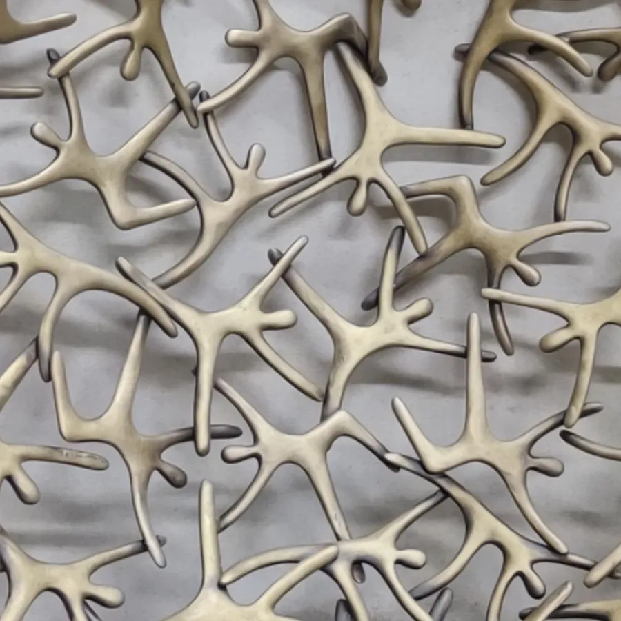 obrazek 3 LAMPA WISZĄCA SHADOW – Piękna, rzeźbiarska lampa wisząca do wnętrz domowych