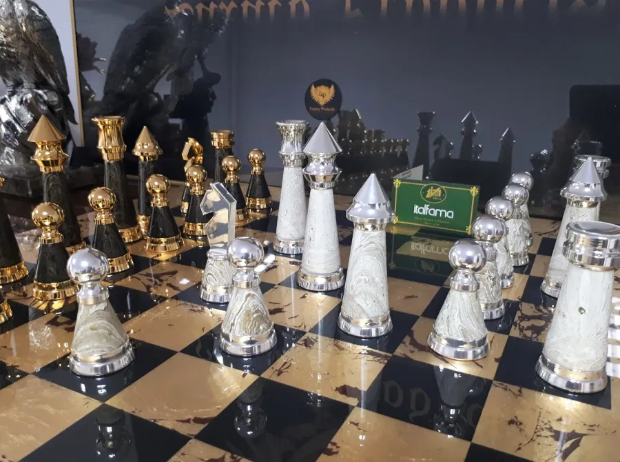 obrazek 7 Luksusowy komplet szachowy ze złota - Luxury Products