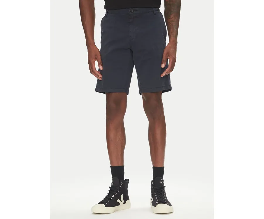 obrazek 1 Mustang Szorty materiałowe Amsterdam 1016450 Granatowy Slim Fit