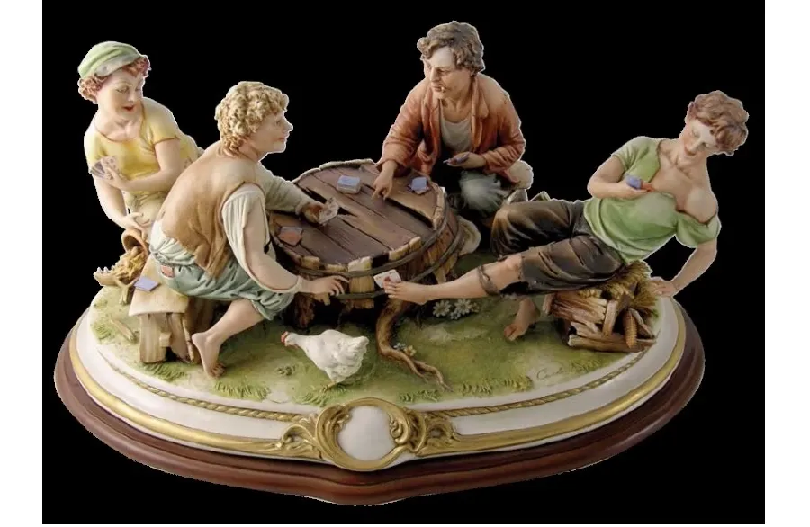 obrazek 1 Włoska porcelanowa figurka - dzieci grające w karty