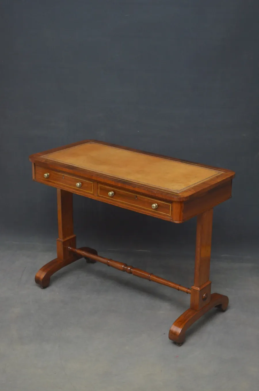 obrazek 1 Eleganckie biurko / biblioteka William IV z drzewa różanego - antyk