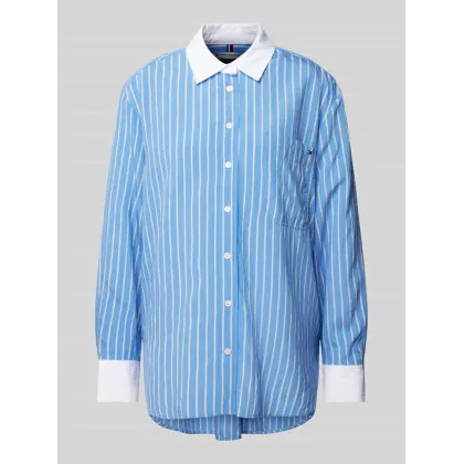 Zdjęcie Bluzka koszulowa o kroju easy fit z wyhaftowanym logo