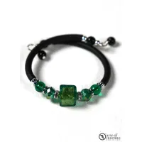 Picture Attractive bracelet with green Murano glass beads
