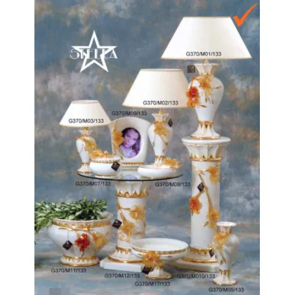 Zdjęcie Dekoracyjna ceramiczna lampa na biurko ze szklanymi kwiatami