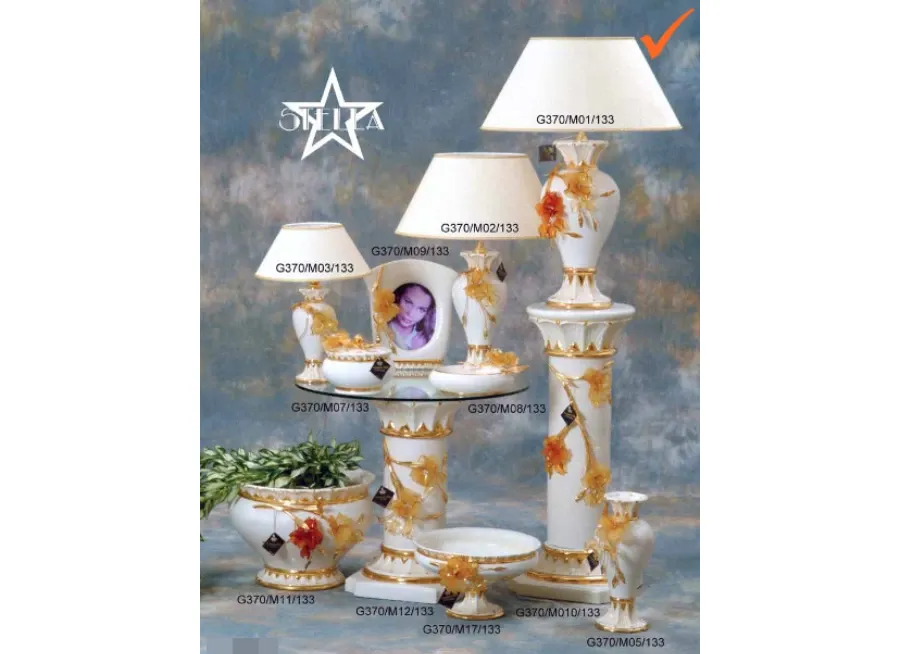 obrazek 1 Dekoracyjna ceramiczna lampa na biurko ze szklanymi kwiatami