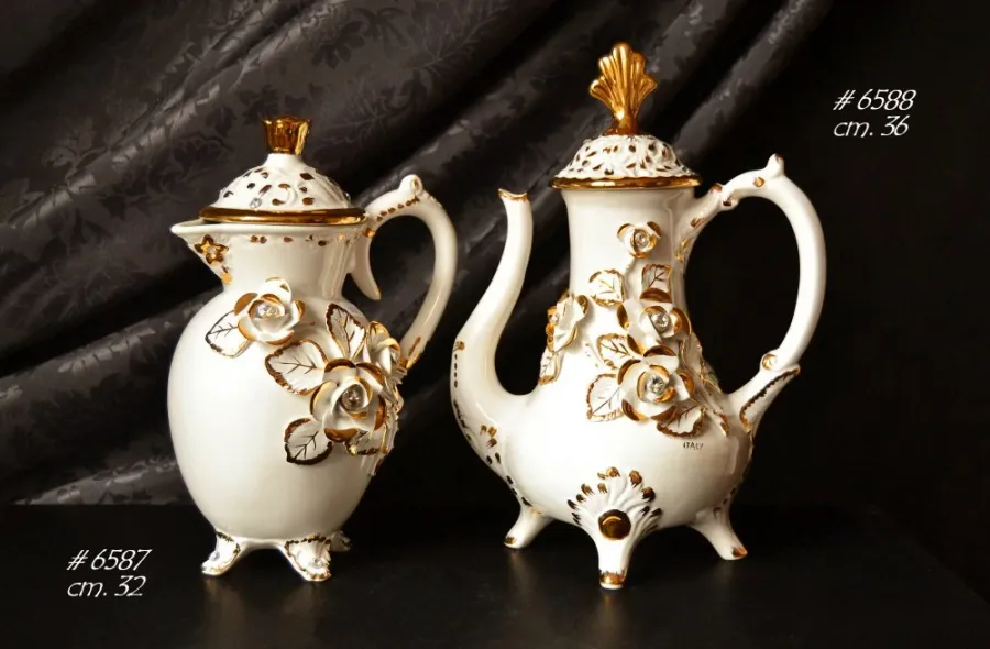 obrazek 1 Cudowne dzbanki ceramiczne z kwiatowymi zdobieniami