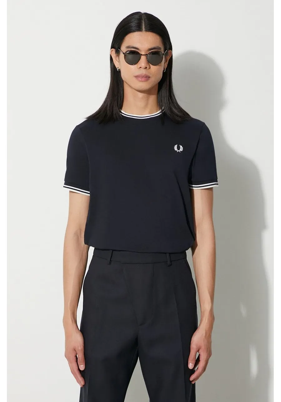 obrazek 1 Fred Perry t-shirt bawełniany męski kolor granatowy z aplikacją M1588.795