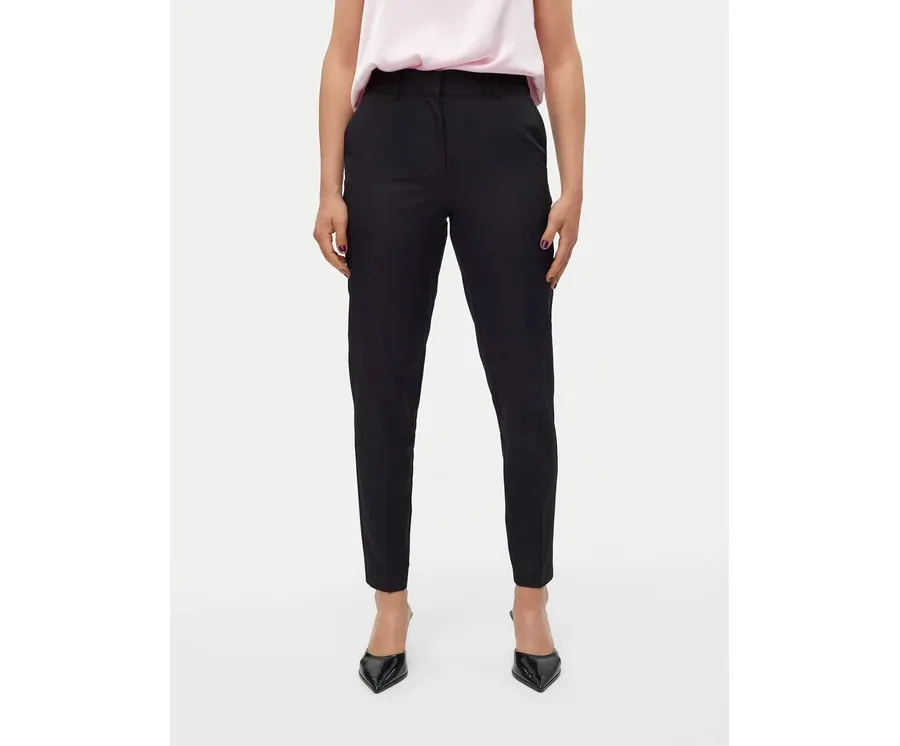 obrazek 1 Vero Moda Chinosy Fenya 10313834 Czarny Tapered Fit