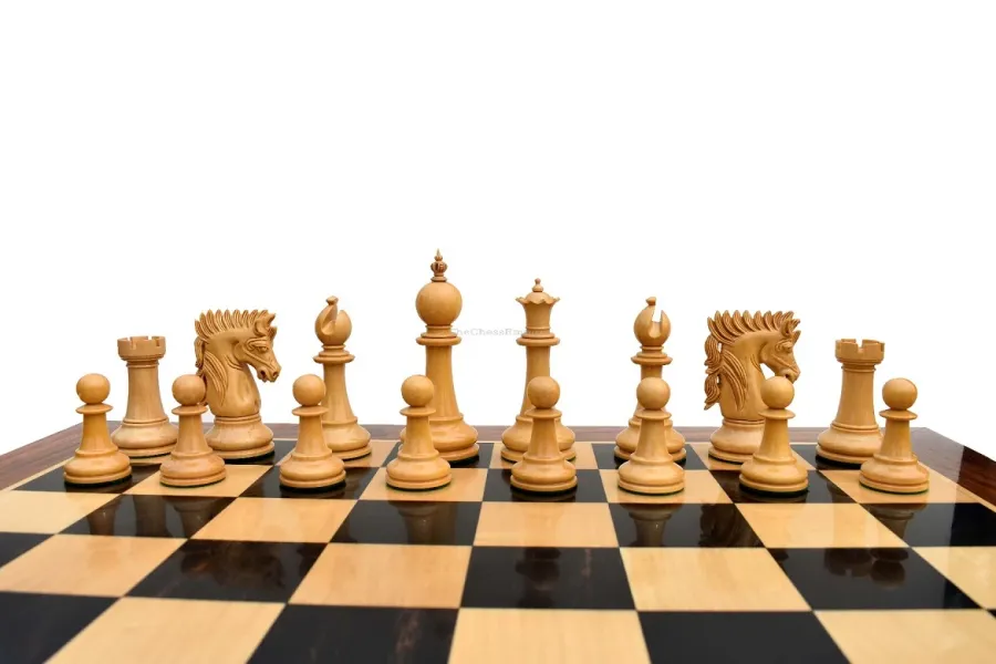 obrazek 6 Unikatowy zestaw figur Utgard Castle do gry w szachy - The Chess Empire