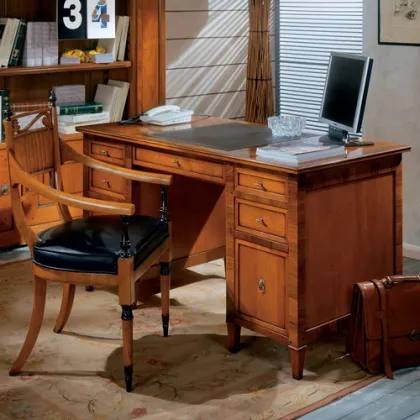 Zdjęcie Klasyczne włoskie biurko z drewna litego