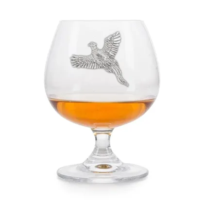 Zdjęcie Kieliszek do brandy z cynowym emblematem z przedstawieniem bażanta – prezent dla wyjątkowej osoby