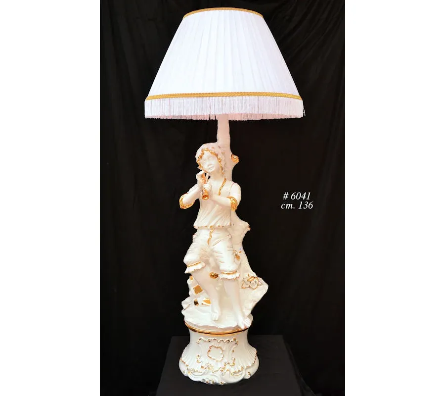picture 1 Large lamp - player