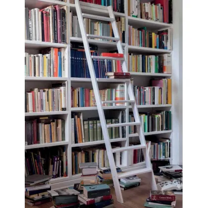 Zdjęcie Solidna i bezpieczna drabina Up z litego buku, dostępna w pięciu długościach