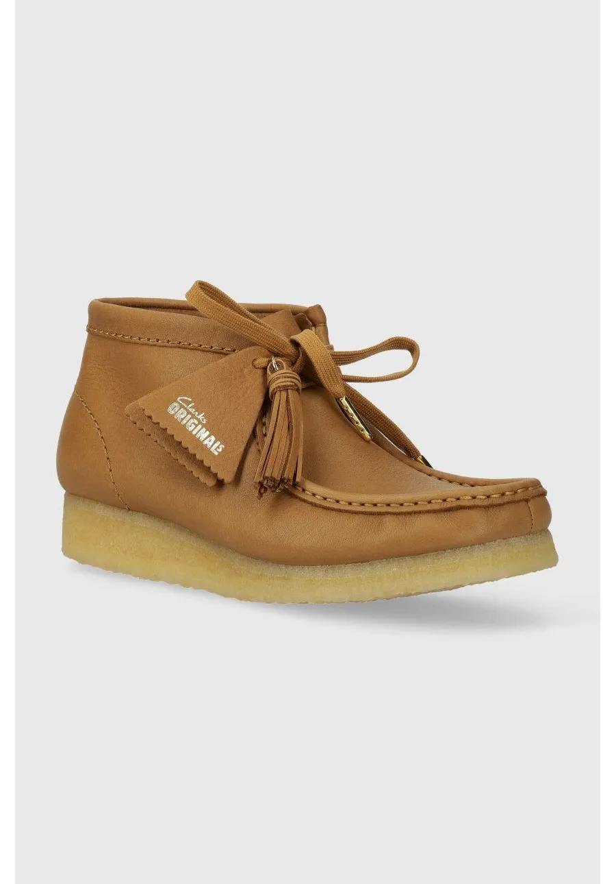 obrazek 1 Clarks Originals półbuty skórzane Wallabee Boot damskie kolor brązowy na płaskim obcasie 26175840