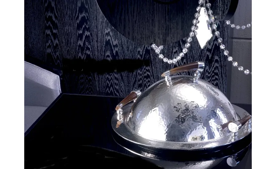 obrazek 1 Kopuła z młotkowanego mosiądzu posrebrzanego z uchwytami z rogu