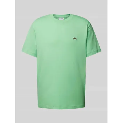 Zdjęcie T-shirt z naszywką z logo