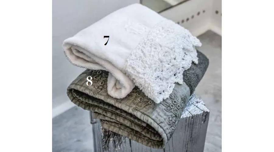 obrazek 3 Dywanik łazienkowy 60x90 cm zdobiony kwadratowymi kamieniami dekoracyjnymi
