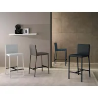 Picture A modern Italian stool for stylish homes – Zamagna Italia