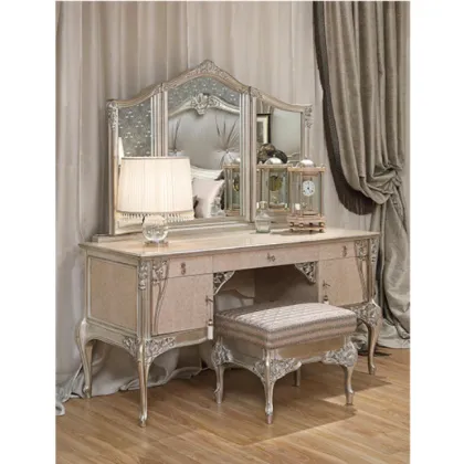 Picture A unique Italian dressing table