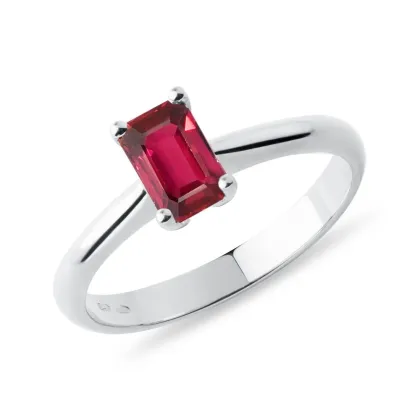 Zdjęcie Pierścionek z białego złota z rubinem o szlifie szmaragdowym KLENOTA